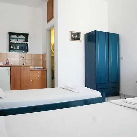 Pensión Panselinos 3*